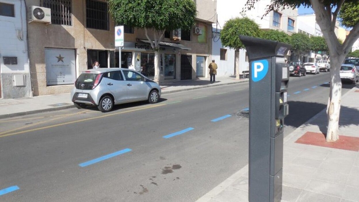 La nueva zona azul de la capital suma ya más de 30.000 multas