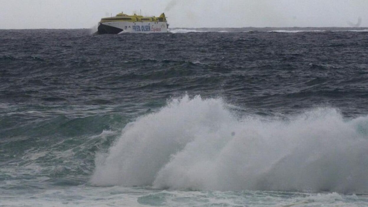Dos islas sin vuelos y Agaete cerrado