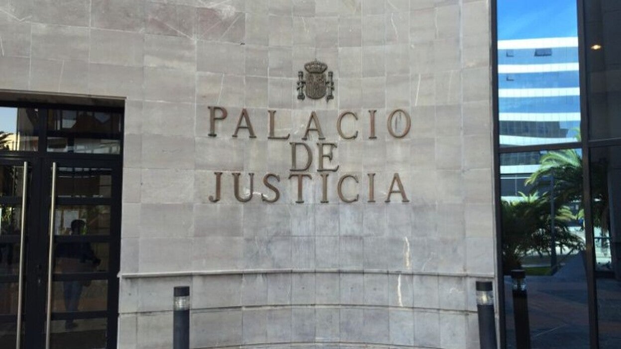 Prisión por rociar con lejía a su mujer