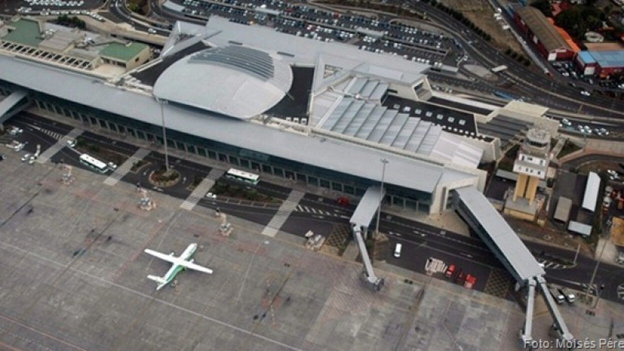 Denunciado por un incidente racista en un vuelo entre islas