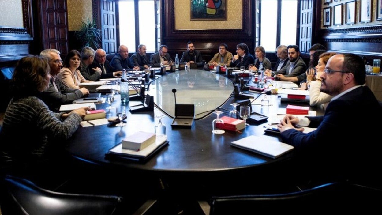 JxCat, ERC y CUP defienden el "derecho" de Puigdemont a ser investido