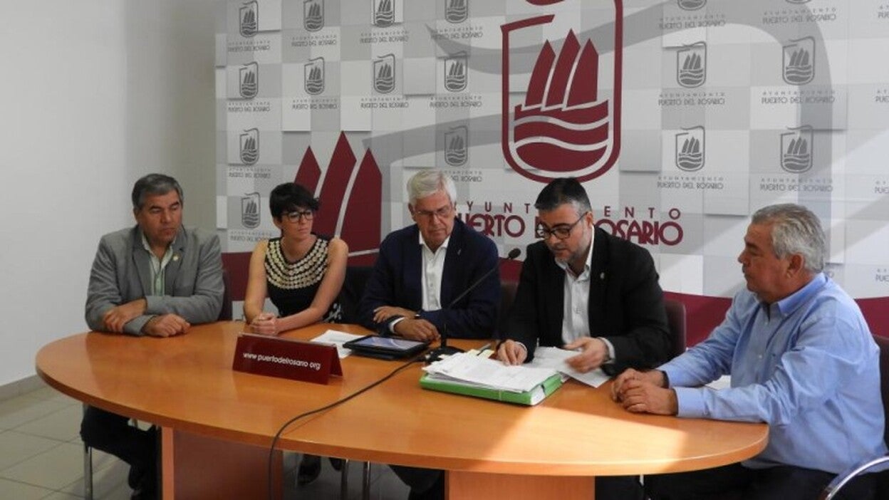 El cambio horario en la zona azul tendrá que esperar mes y medio