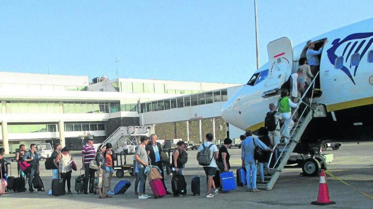 Ryanair descarta también volar a Barcelona pasado el verano