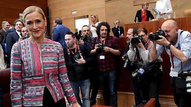 El PSOE anuncia una moción de censura contra Cristina Cifuentes por su máster