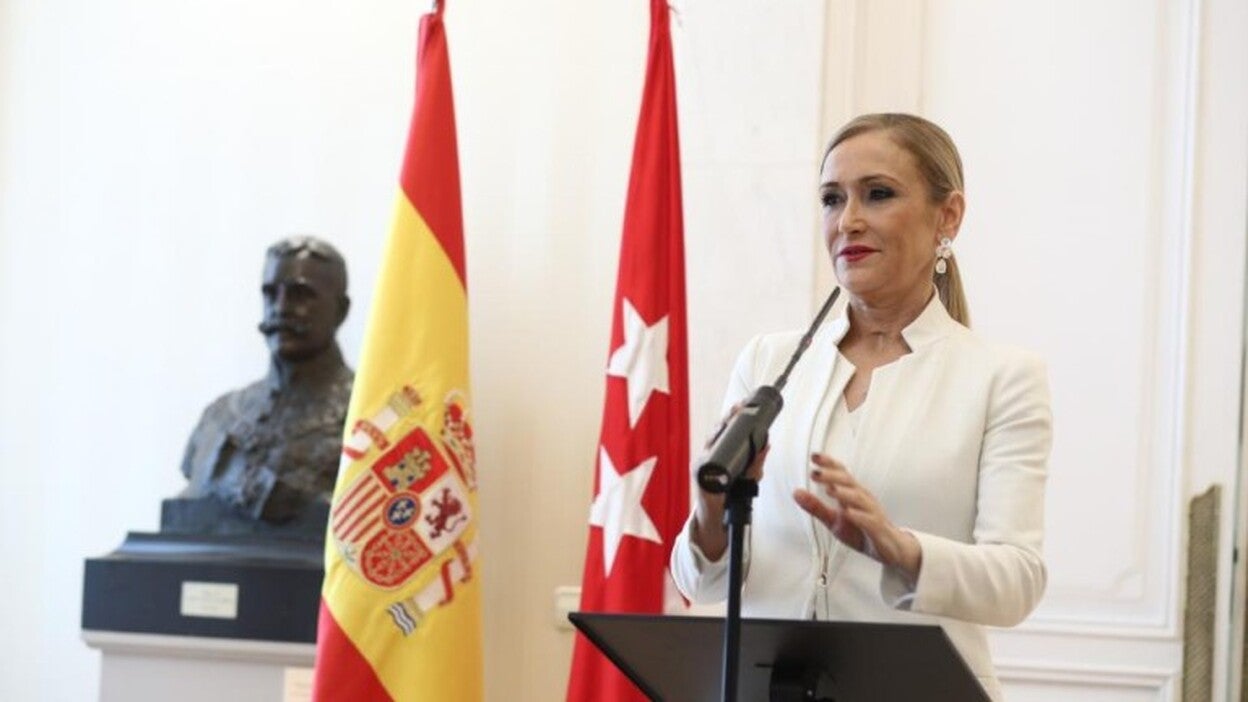 Cifuentes dimite tras el video del robo de cremas