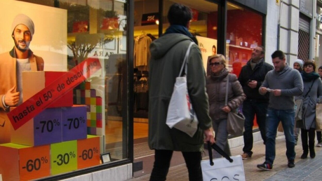 Las ventas del comercio minorista suben en Canarias