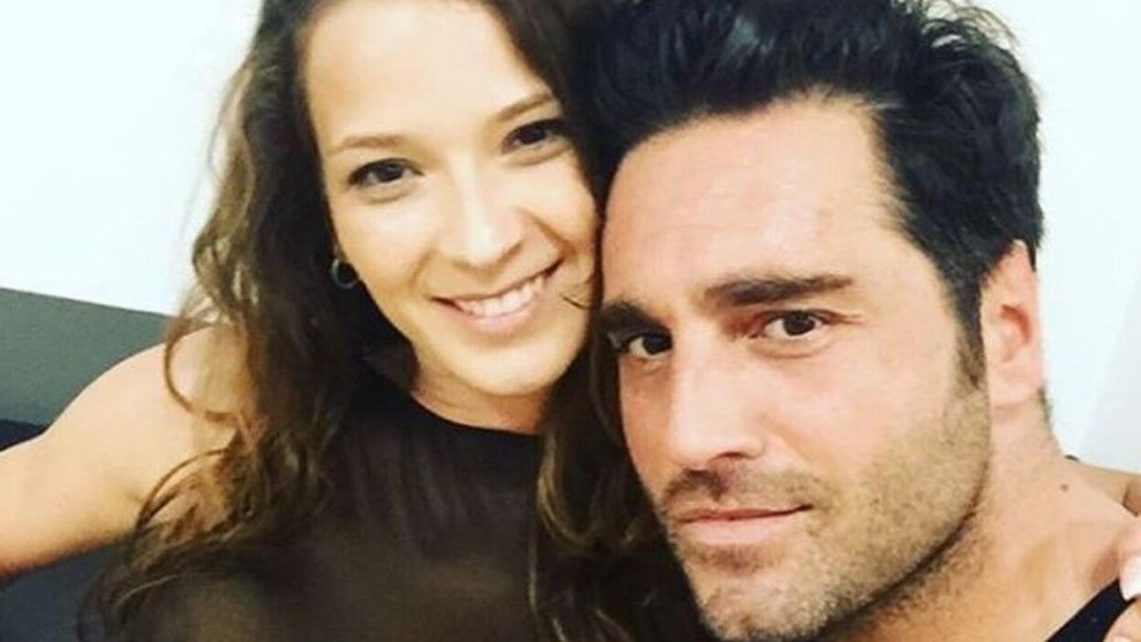 Bustamante, muy cómplice con  Yana Olina, su pareja de baile