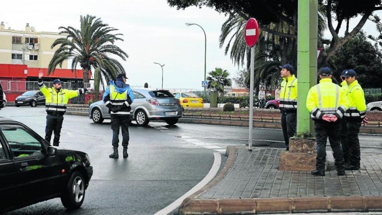 Agentes de movilidad «de brazos cruzados» en el cuartel