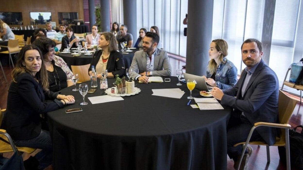 Los turistas puntúan con casi un 8,5 su experiencia gastronómica en Canarias