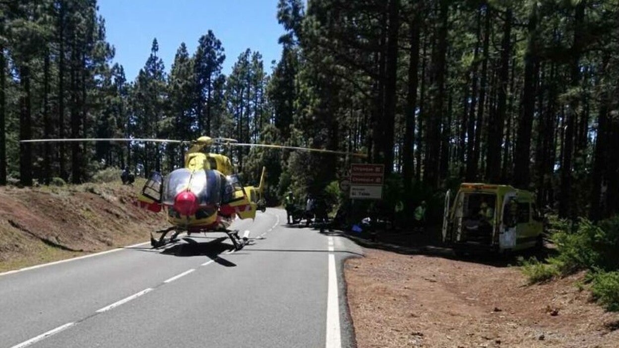 Una mujer fallece y un varón resulta herido grave en una caída de moto en Tenerife