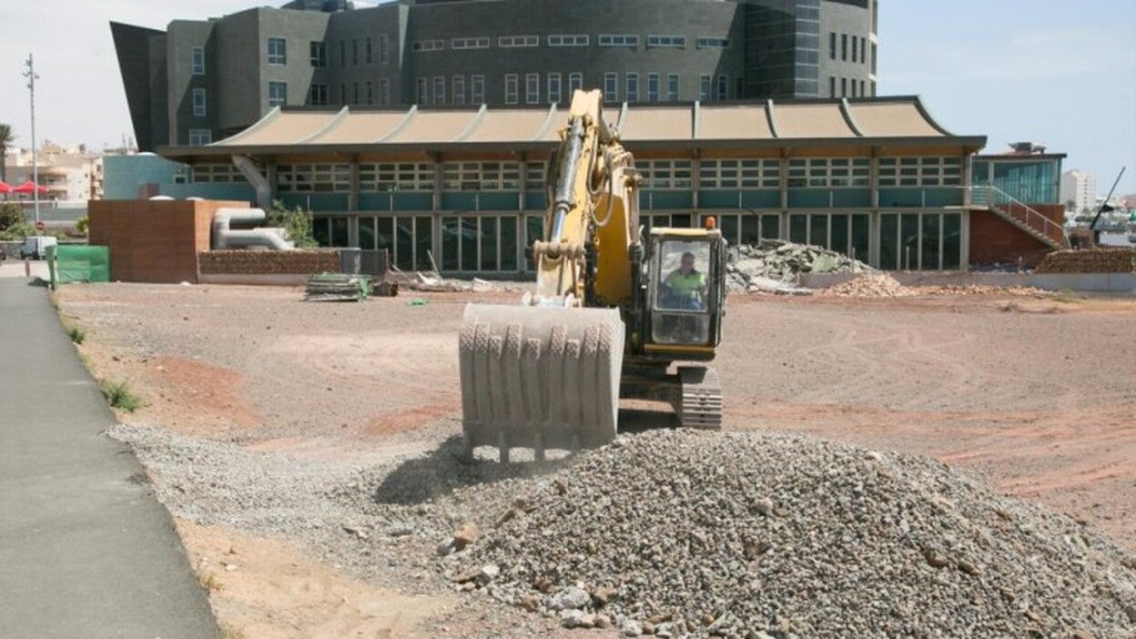 La reparación de la piscina, a concurso por vía de urgencia
