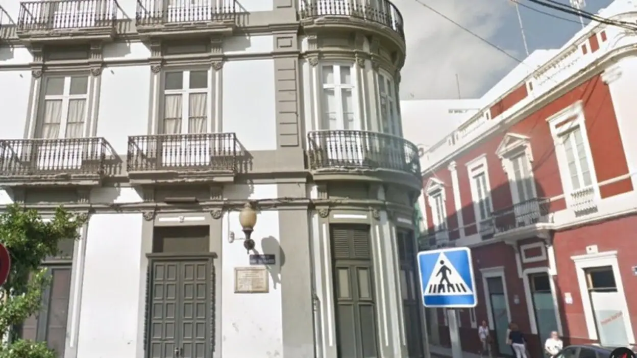 La ciudad autoriza al Museo Canario a vender el edificio de San Bernardo