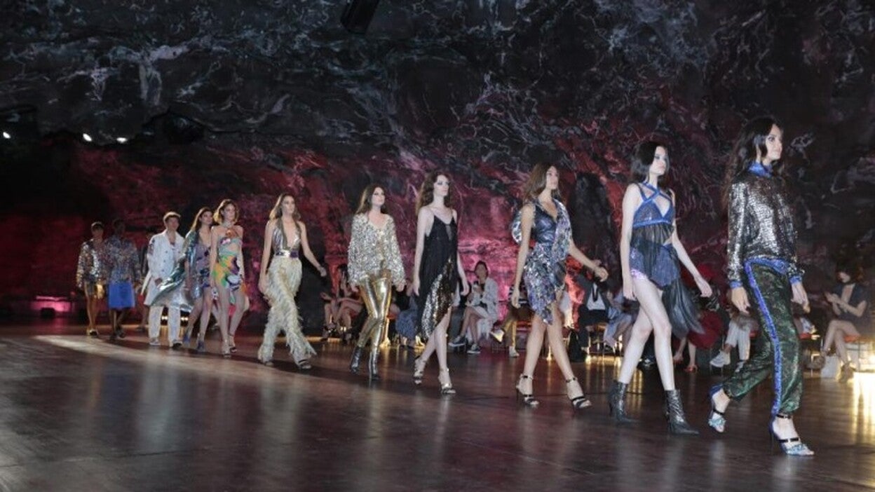 Lanzarote Fashion Weekend lleva la moda de Custo Barcelona a Jameos del Agua