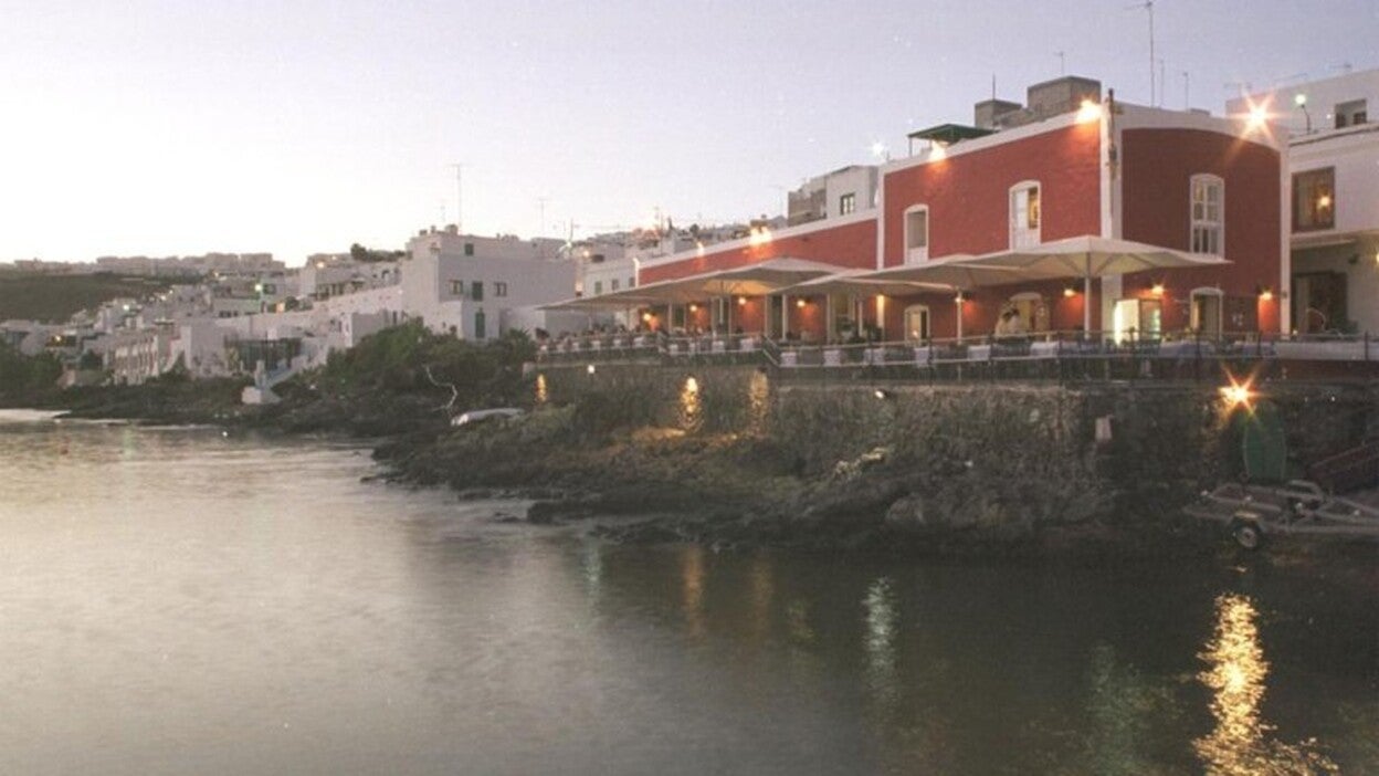 Tías encarga la obra escultórica que rinde homenaje a las gentes del mar