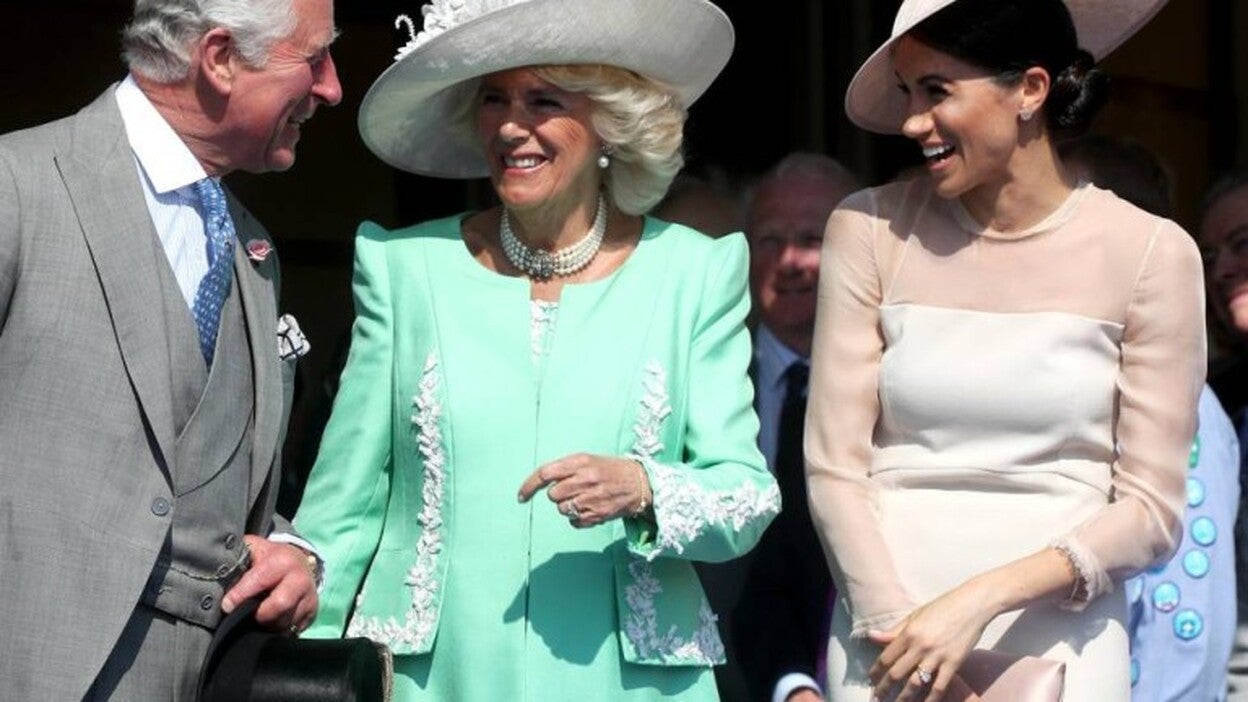 Meghan Markle se viste de ‘royal’ en su primer acto oficial