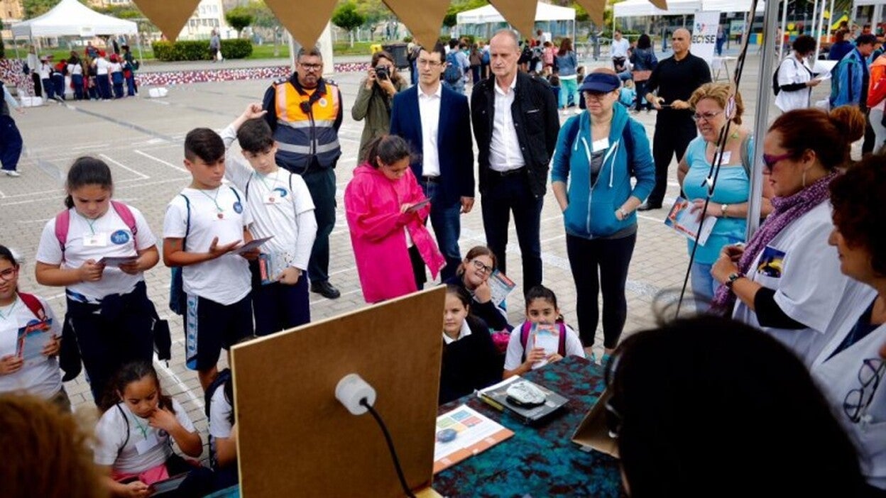 Centenares de alumnos descubren los recursos de salud de la capital