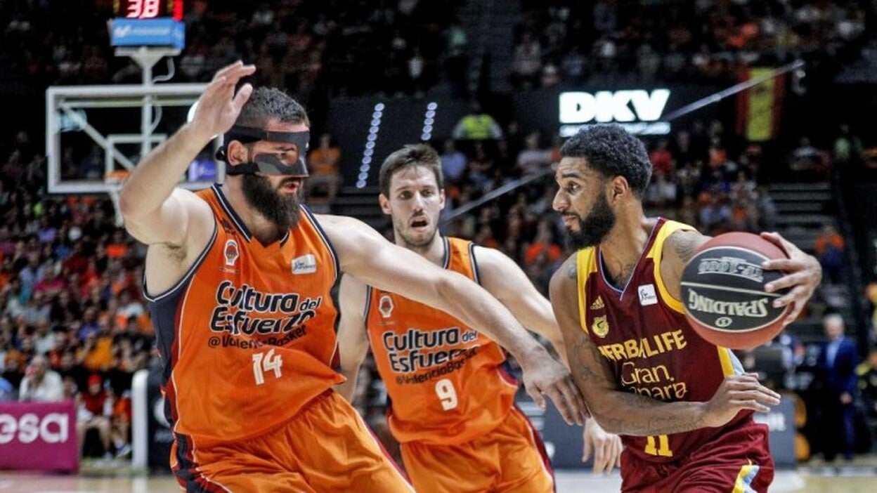 Contra la historia y la lógica