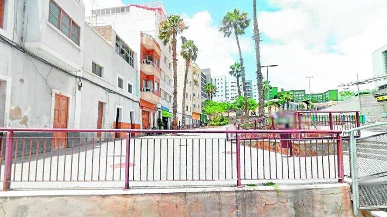 Intentó acuchillar a su familia antes de amenazar a la Policía en El Polvorín