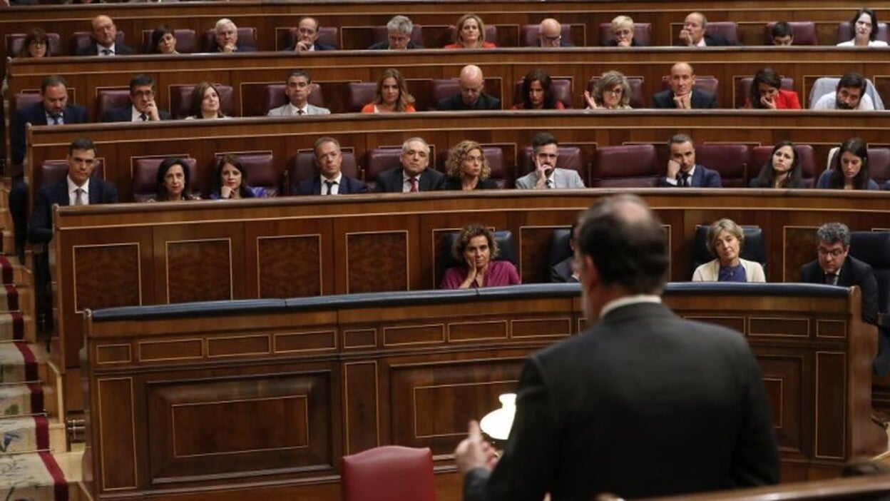 Rajoy alerta de un Sánchez sin proyecto, incompetente y dudoso ante Cataluña