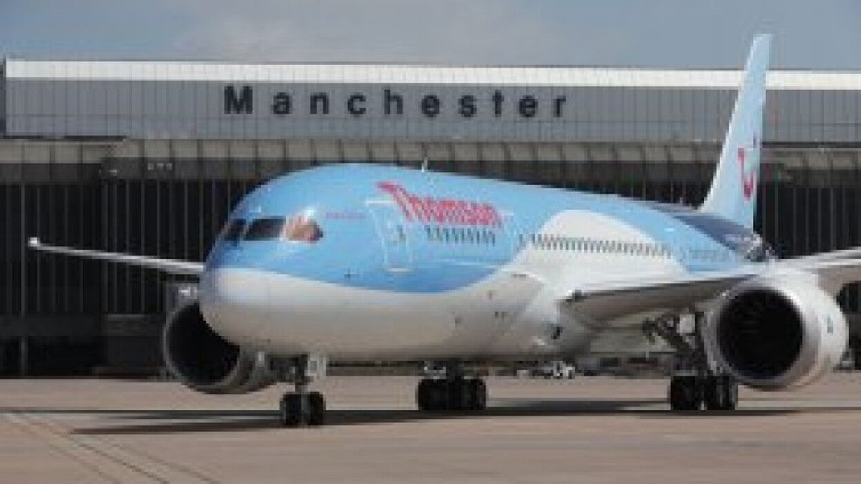 Aterriza de emergencia por la actitud violenta de un pasajero