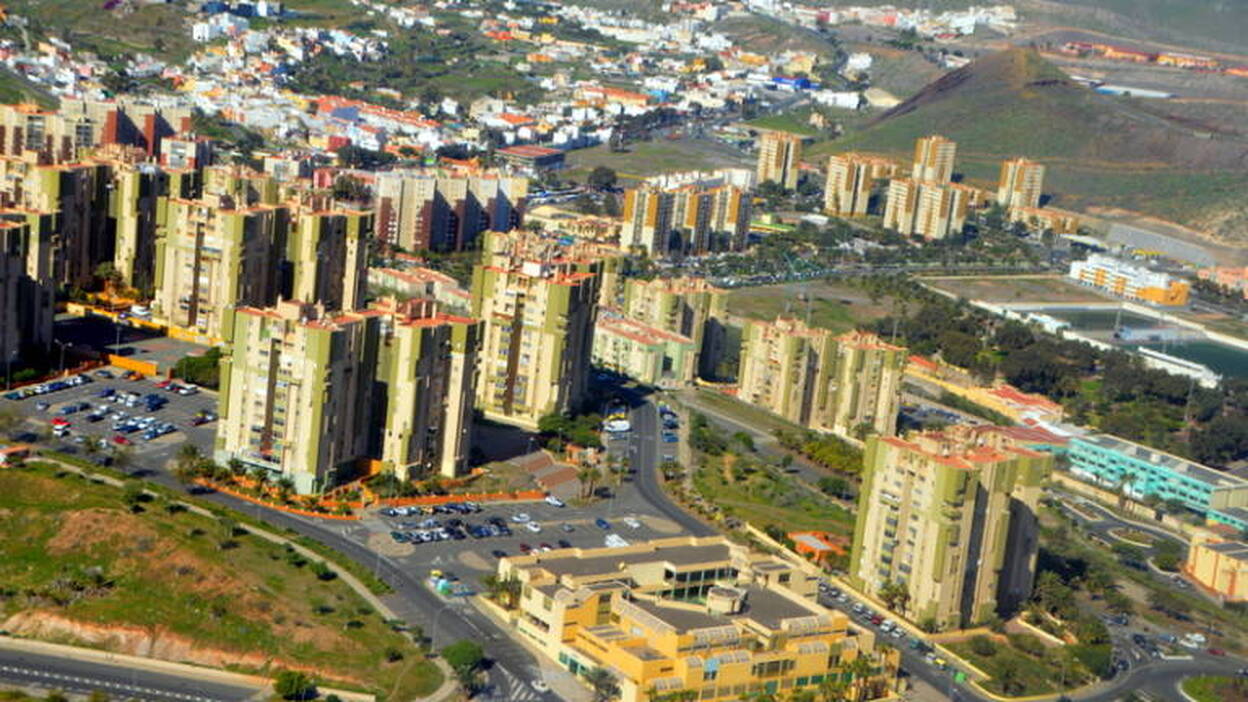 Le propina una paliza sin mediar palabra