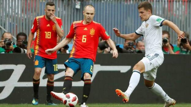 Iniesta anuncia que deja la selección española