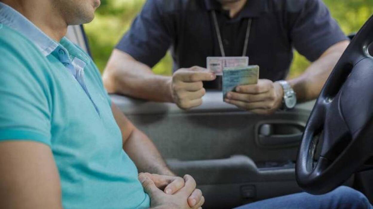 Detenidos por vender permisos de conducir