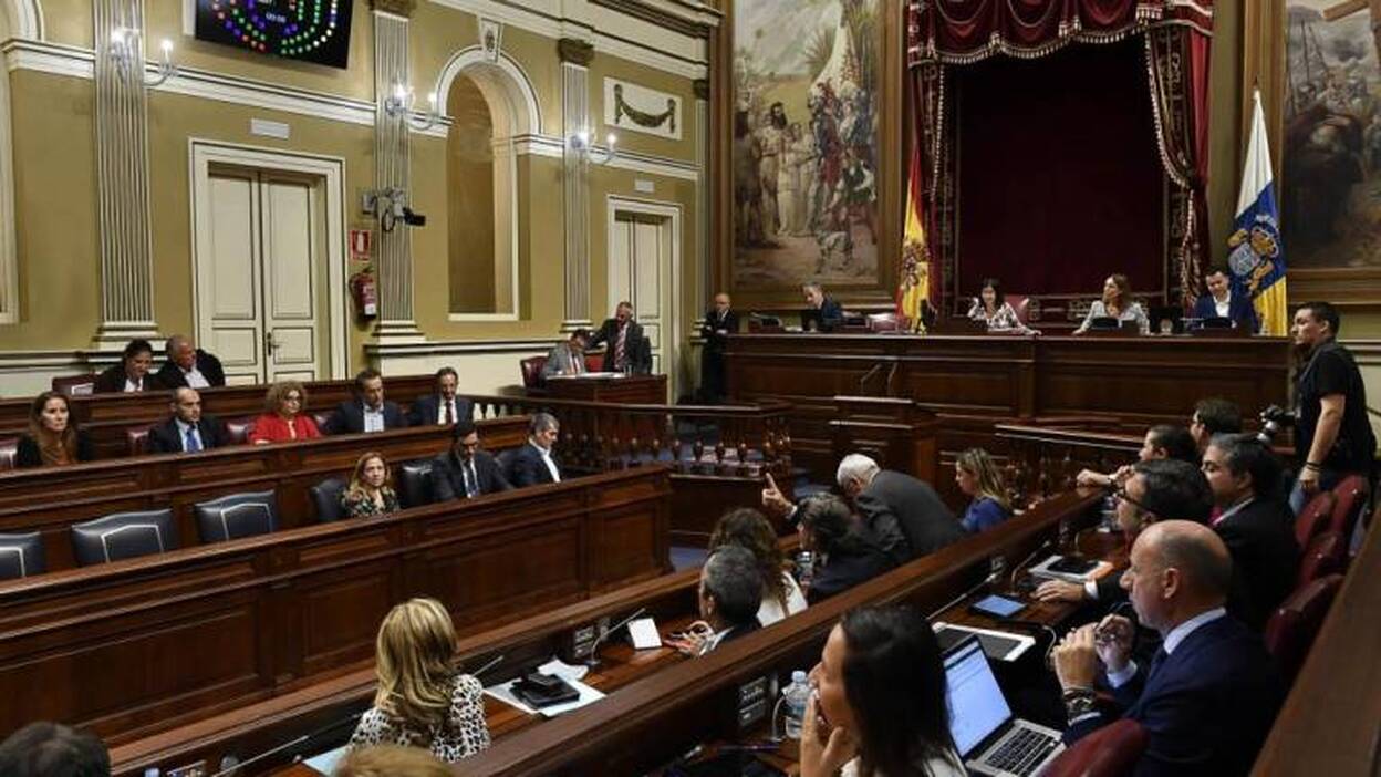 Los diputados se irán y volverán de vacaciones con la ley de RTVC