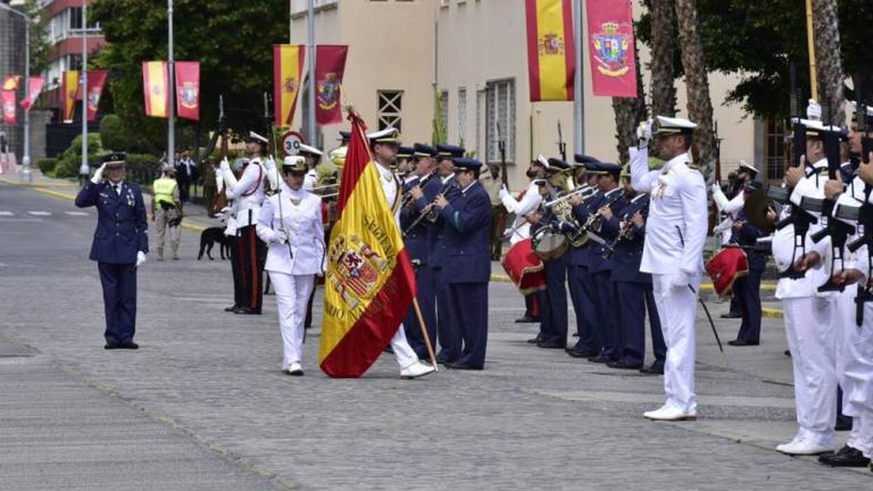 La Armada celebra la fiesta del Carmen con jura de bandera