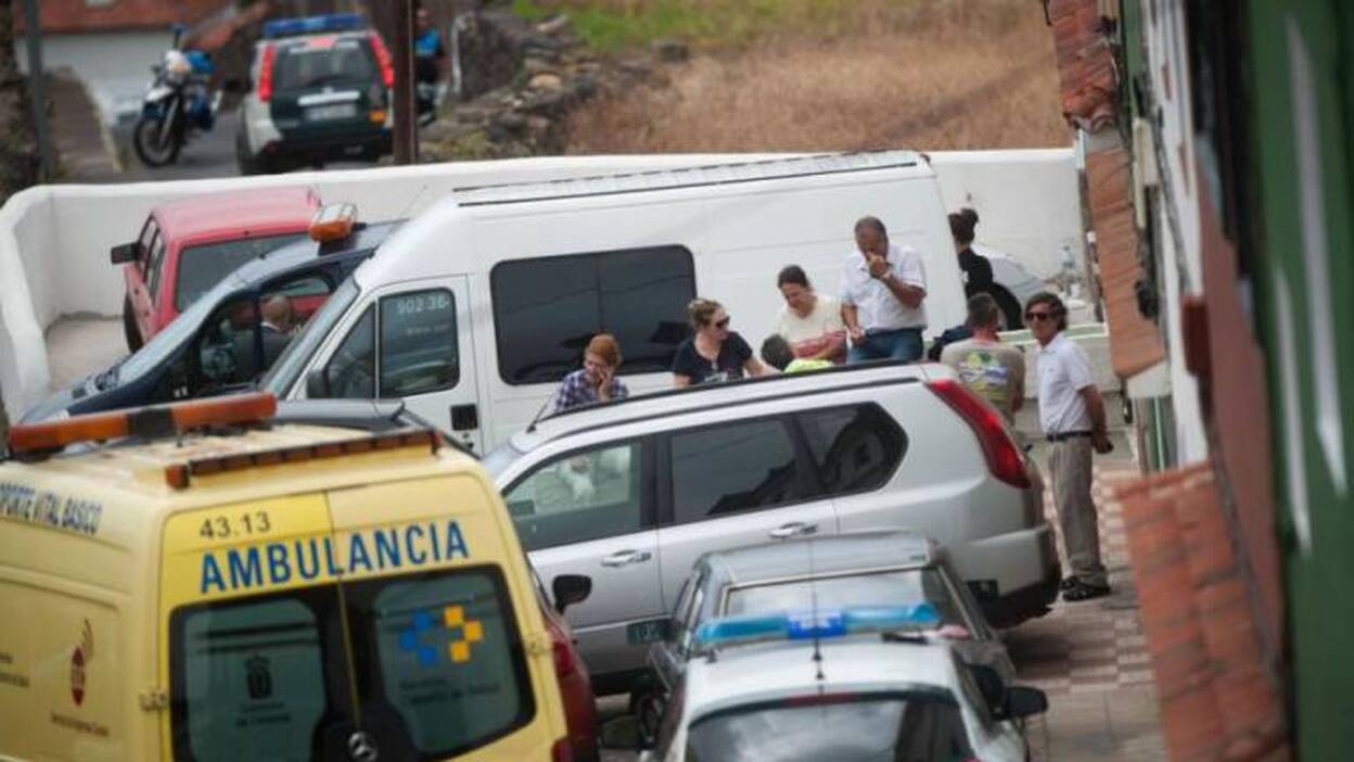 «¿Ha entrado un ladrón y los ha matado a todos, verdad?»