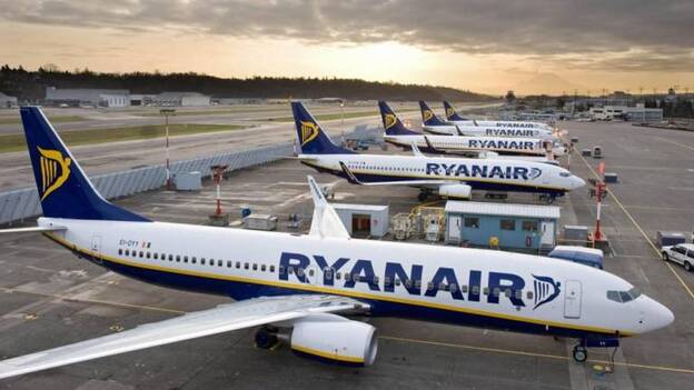 Ryanair cancela vuelos y reubica a pasajeros