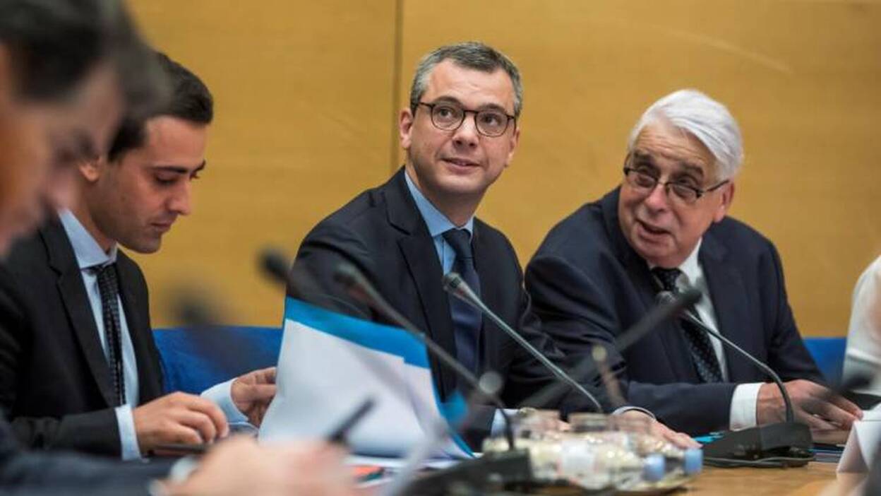 Benalla se alinea con la versión del Elíseo mientras sube la tensión política