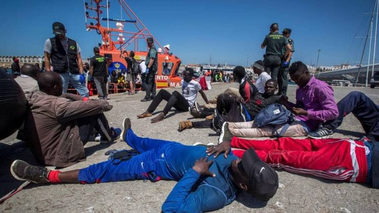 La continua llegada de inmigrantes desborda los centros en Andalucía