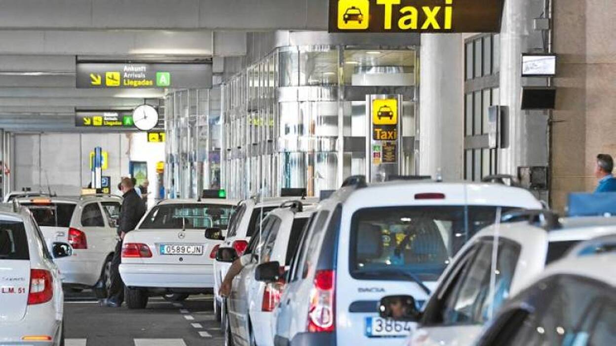 Los taxistas de Canarias no se suman a la huelga contra Uber y Cabify