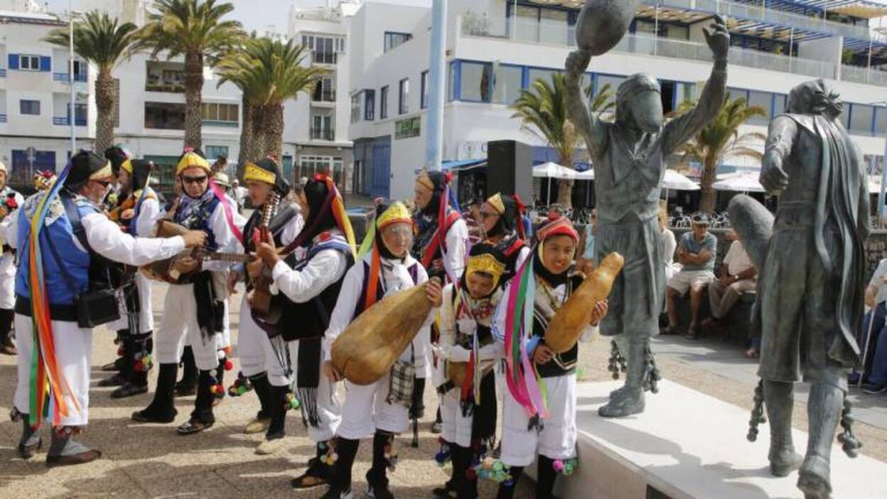 La escultura de Los Buches ya luce en El Charco