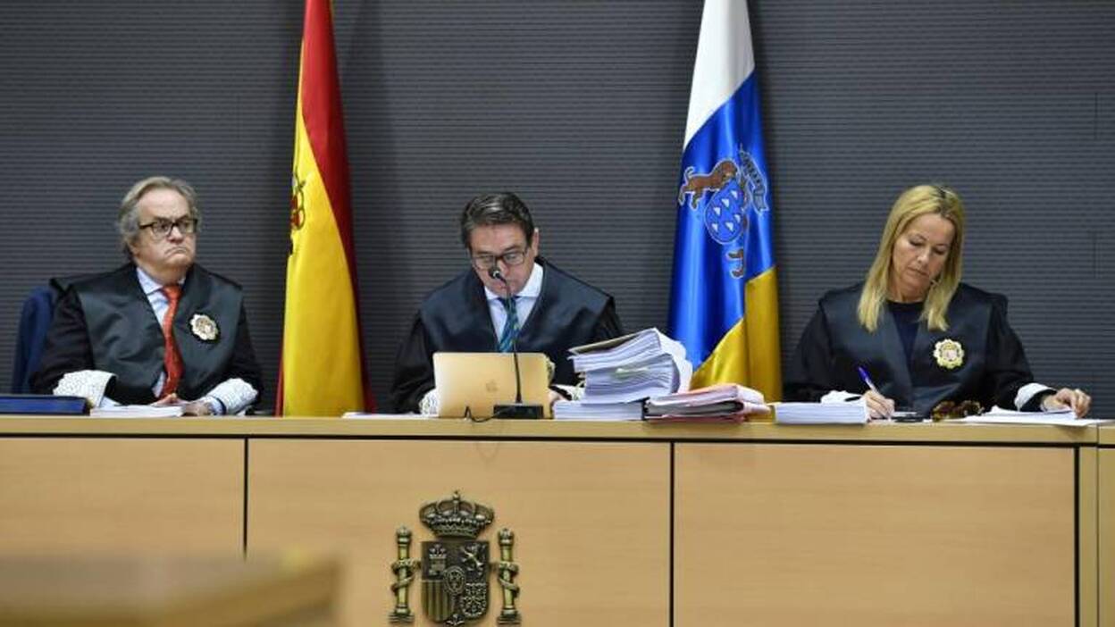 El juez Alba: «Es imposible que lo hayan leído todo»