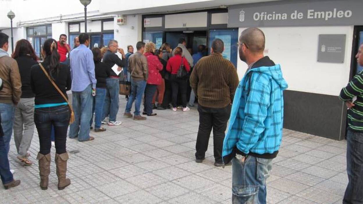 El paro registrado baja un 0,89 % en julio en Canarias