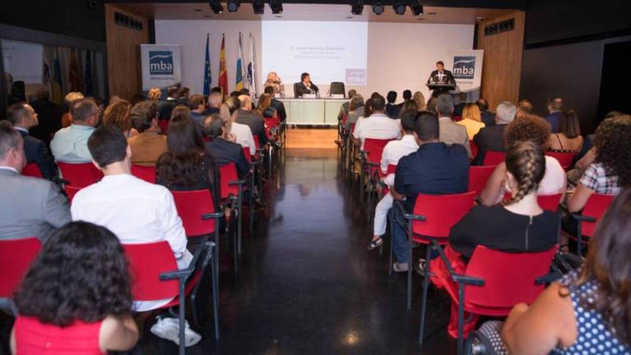 Entrega de la orla del Master Executive de MBA Business School