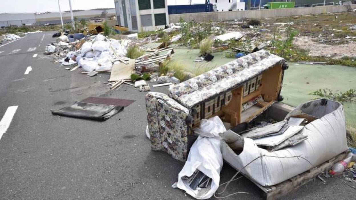 Hasta 1.800 euros por dejar escombros en la calle