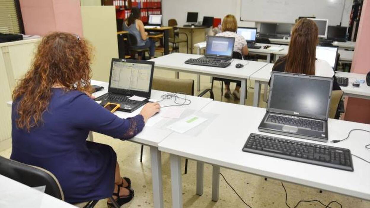 «A veces me descargo el libro electrónico y leo en la playa, pero no rindo igual»