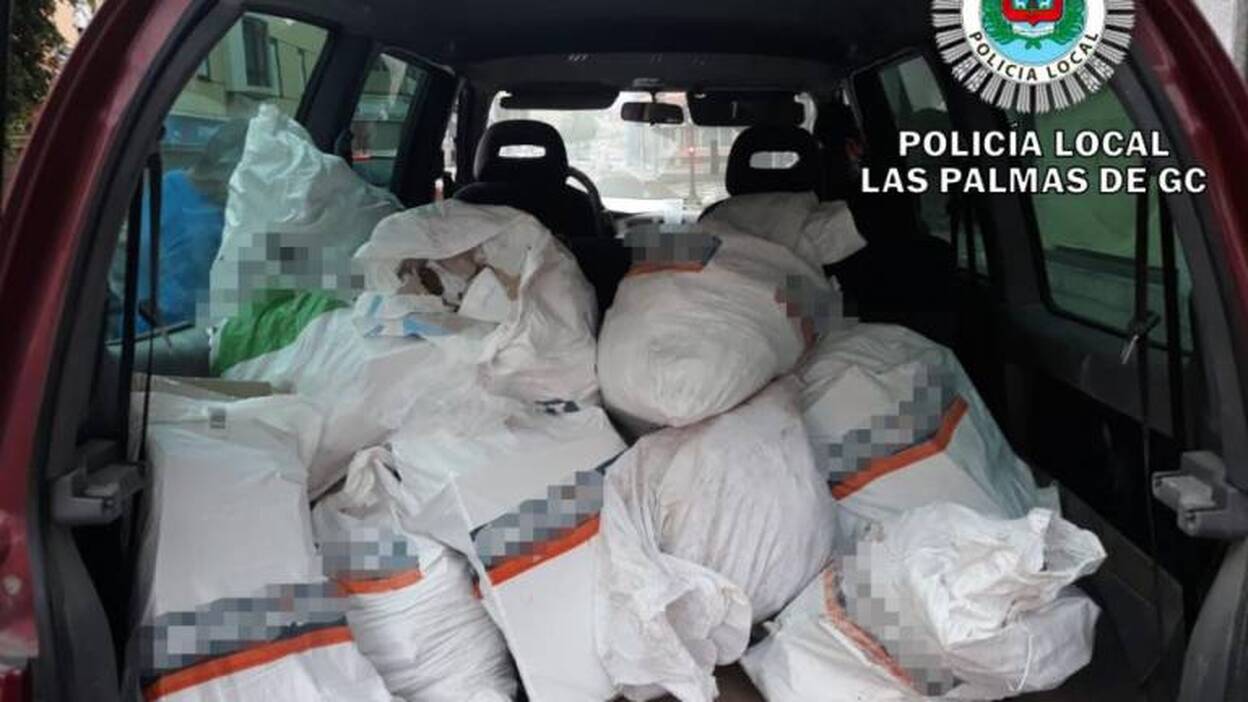Sorprendido con 15 sacos de escombros en Guanarteme