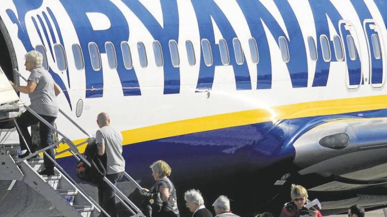 Ryanair elimina todos los vuelos de tarde-noche con la península