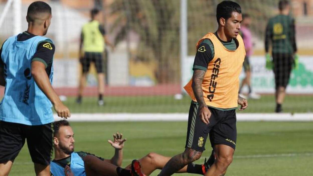 Araujo no llega a la Copa y se le espera para el Málaga