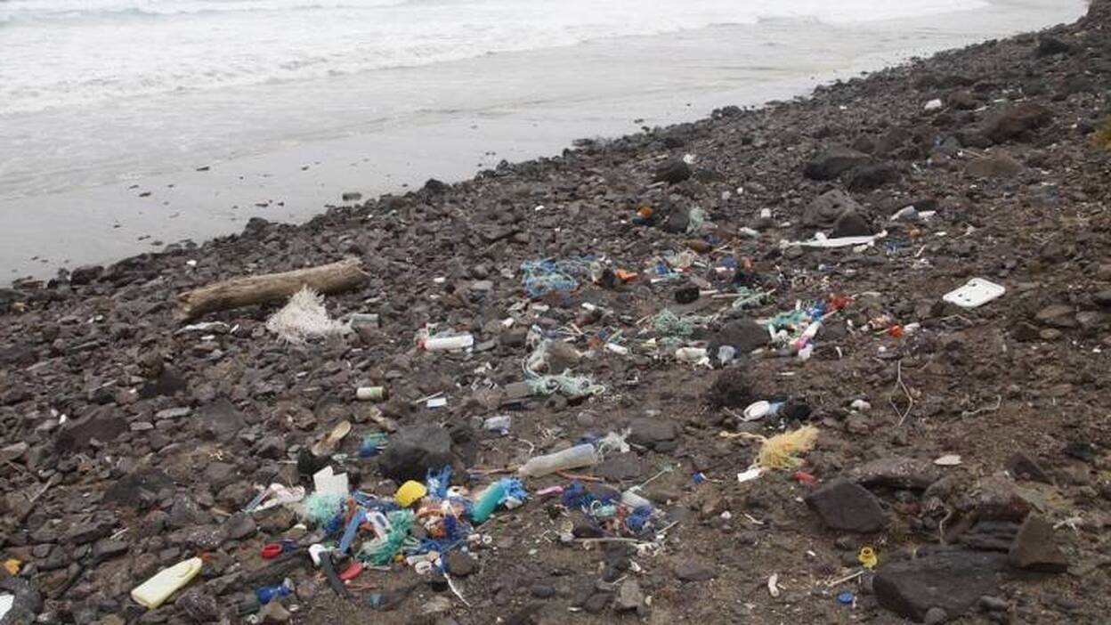 Canarias quiere liderar la eliminación de plásticos de un solo uso