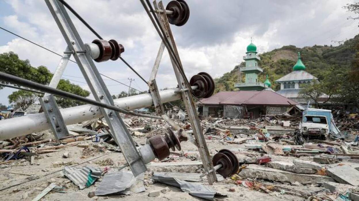 La desesperación reina en Célebes tras el tsunami