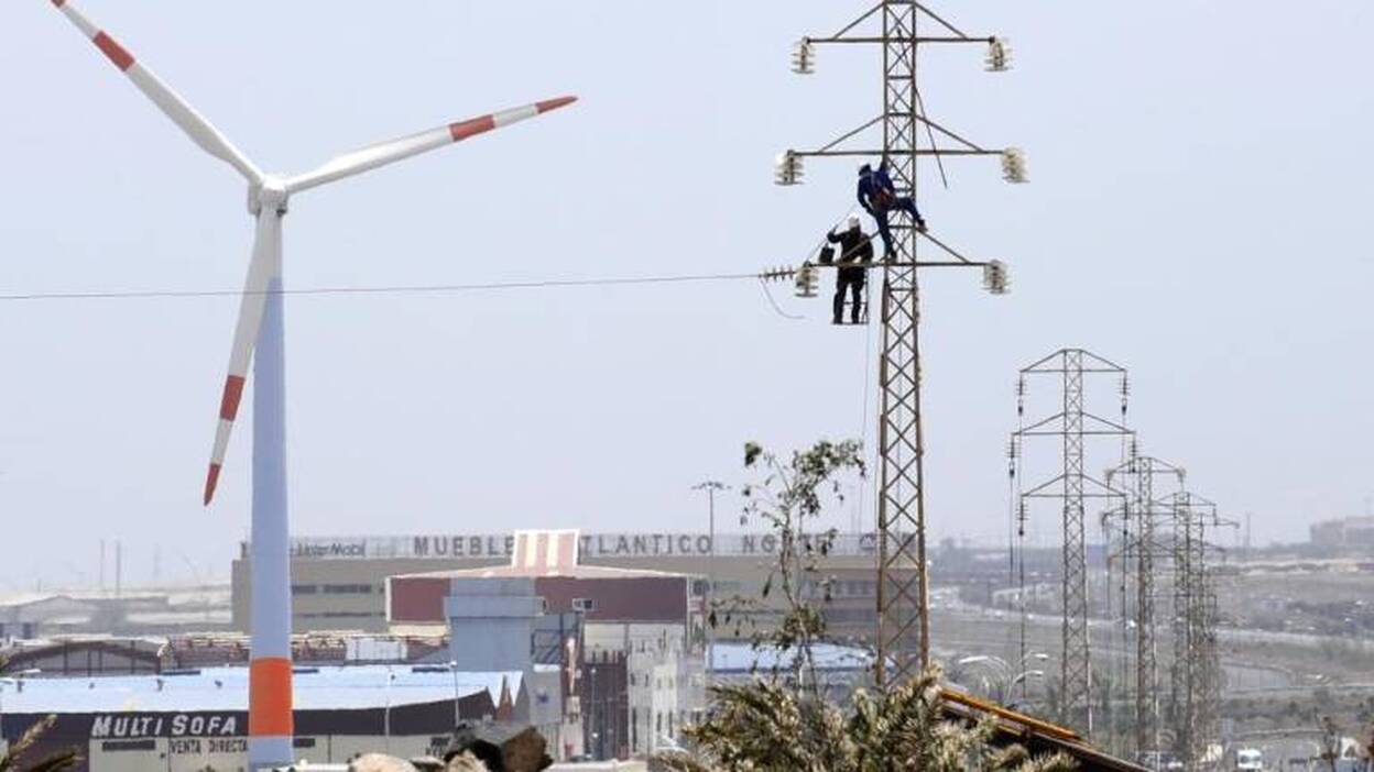El Bono Social Eléctrico de las islas cubrirá el 100% de la factura de la luz