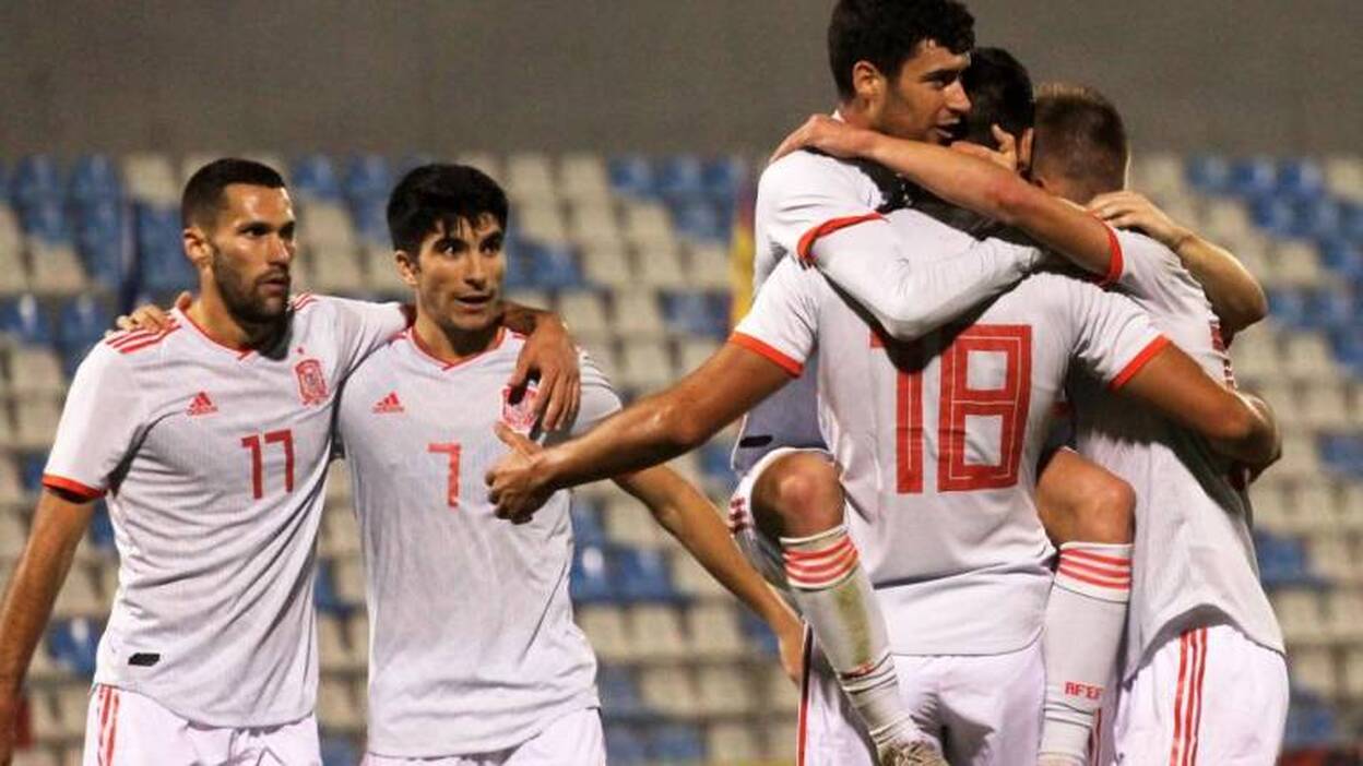 Rafa Mir rescata a la Sub 21 (0-1)