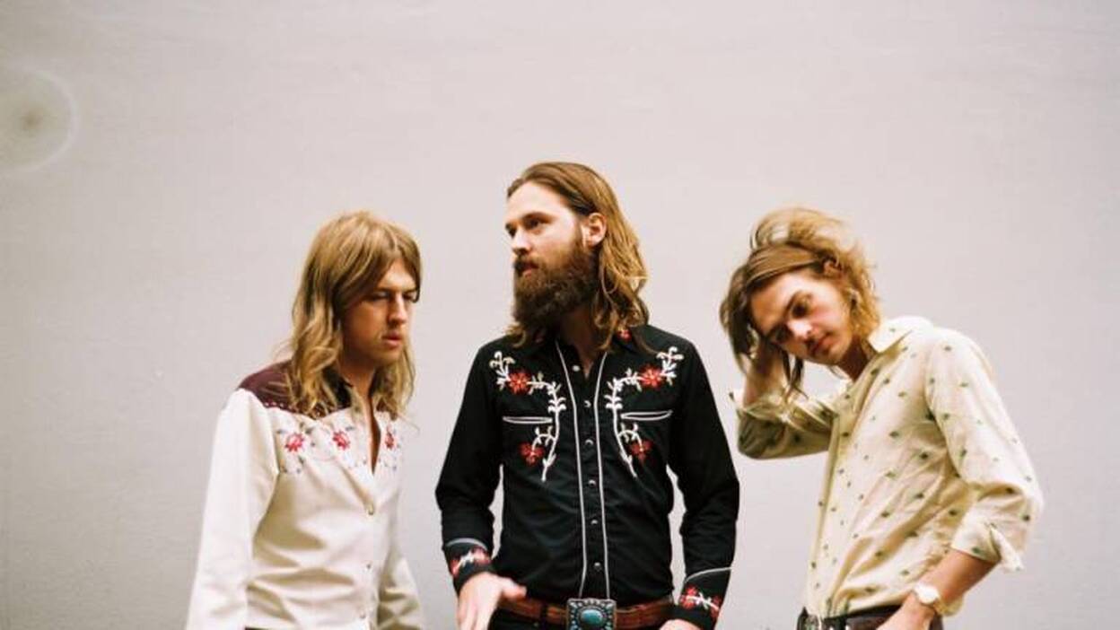 DeWolff llega para «sacudir la isla»