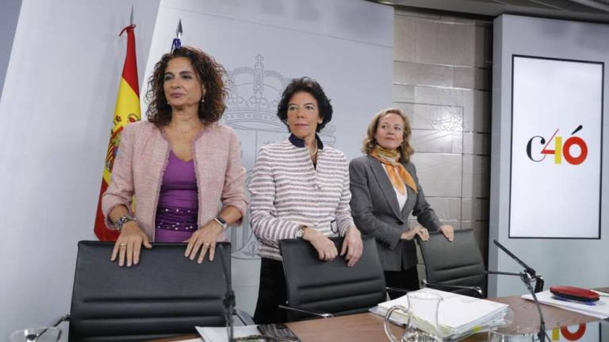 El Gobierno baja la previsión de crecimiento y mantiene su meta de déficit