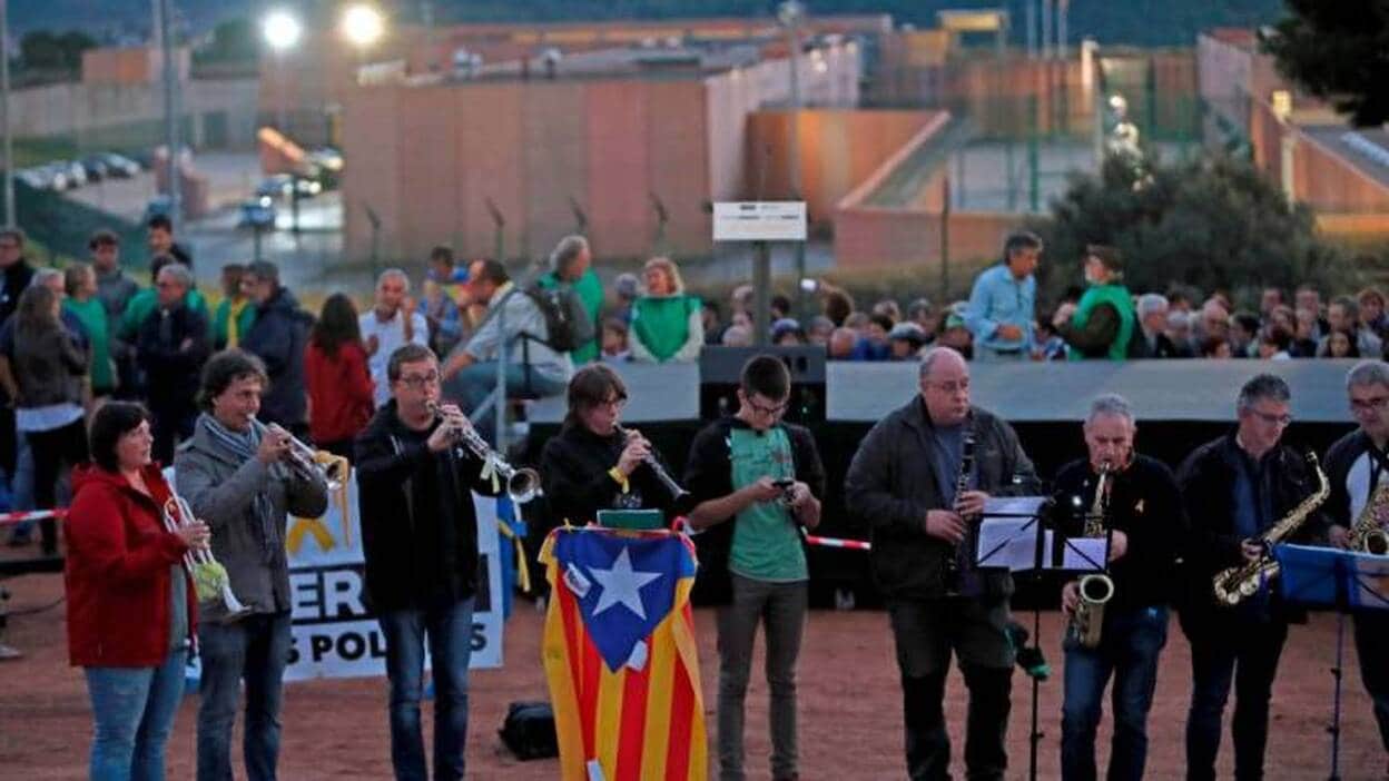 El Gobierno catalán exige a Sánchez gestos con los presos separatistas